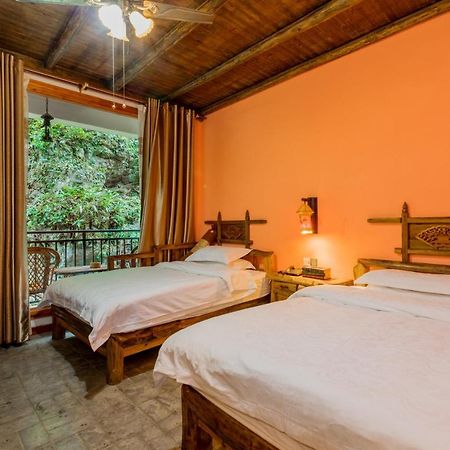 Отель Yangshuo Scenic Mountain Retreat Экстерьер фото