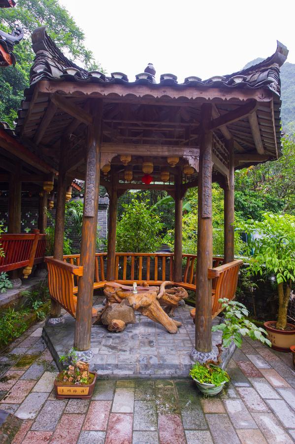 Отель Yangshuo Scenic Mountain Retreat Экстерьер фото