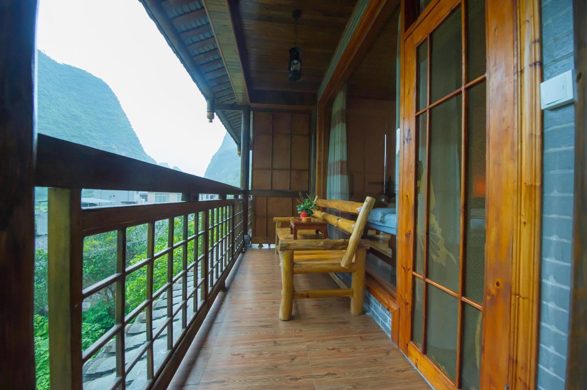 Отель Yangshuo Scenic Mountain Retreat Экстерьер фото