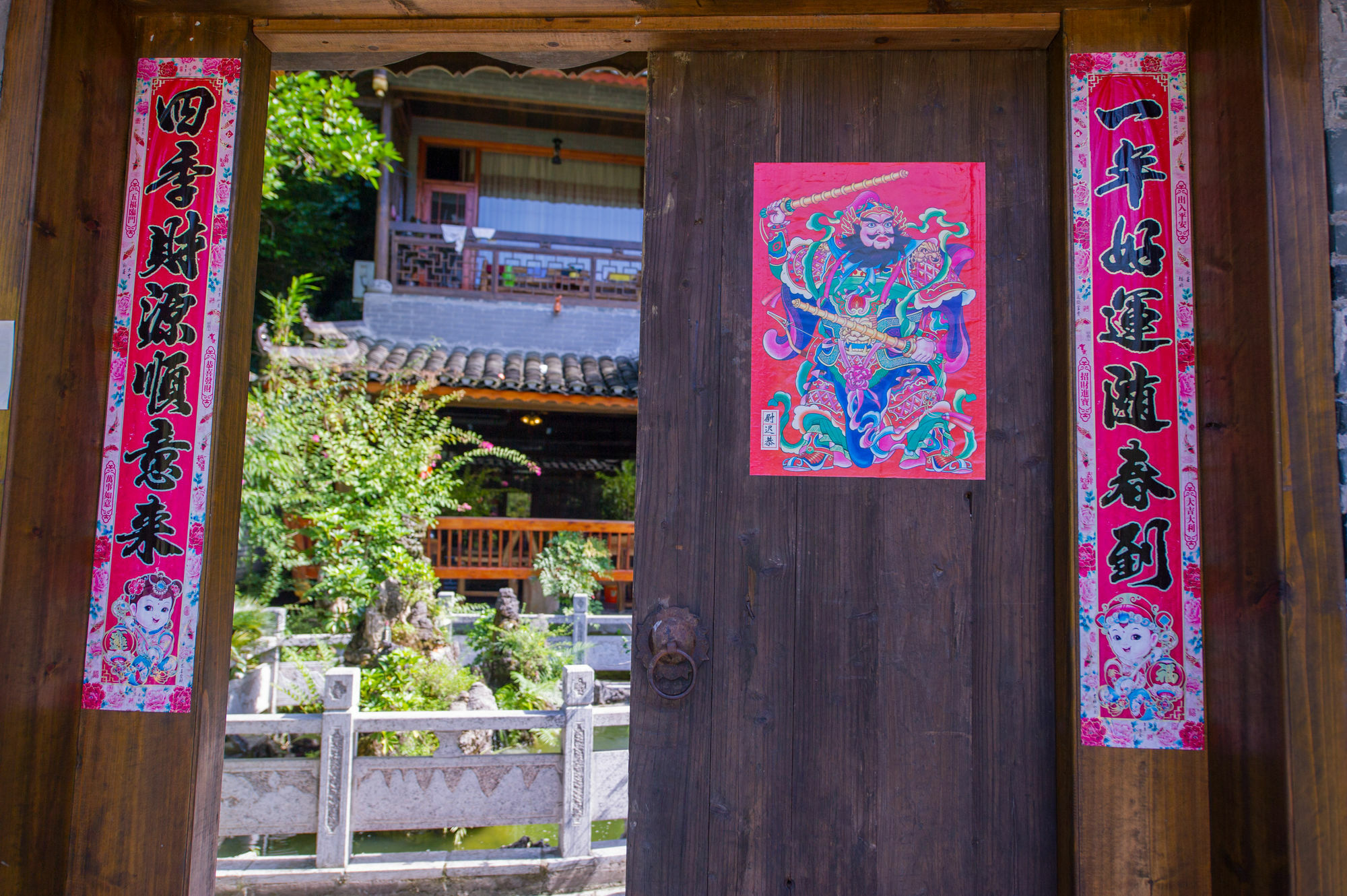 Отель Yangshuo Scenic Mountain Retreat Экстерьер фото