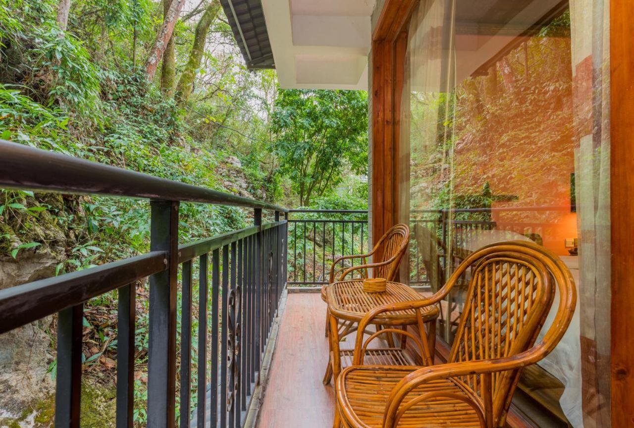 Отель Yangshuo Scenic Mountain Retreat Экстерьер фото
